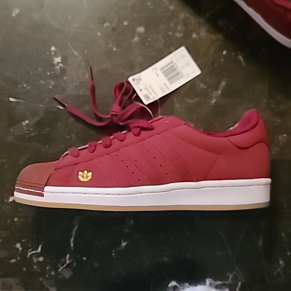 Mens Red Adidas Superstar shoes - Picture 4 of 5